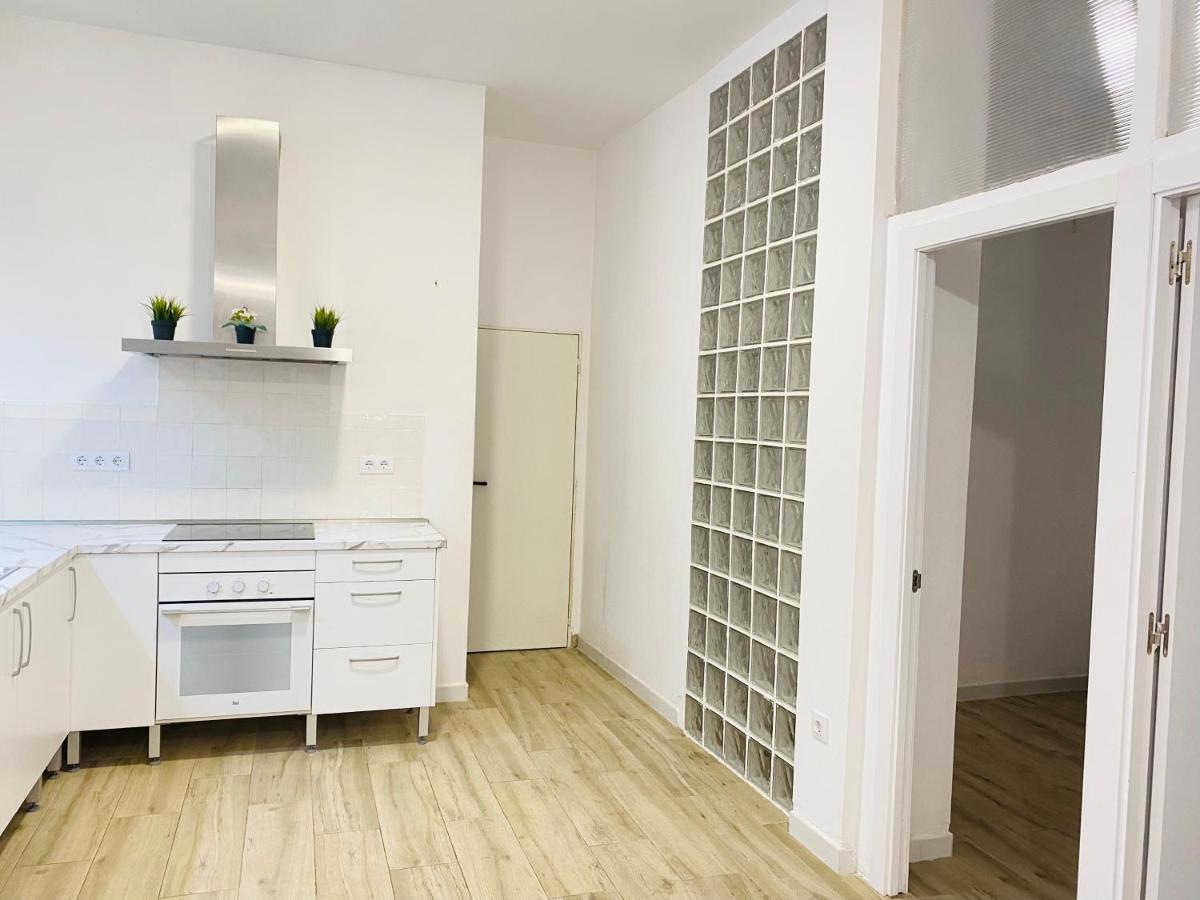 Flamenca Triana - Apartamento Wifi Con 2 Dormitorios 2 Sofas Camas 2 Banos — Fotos 1